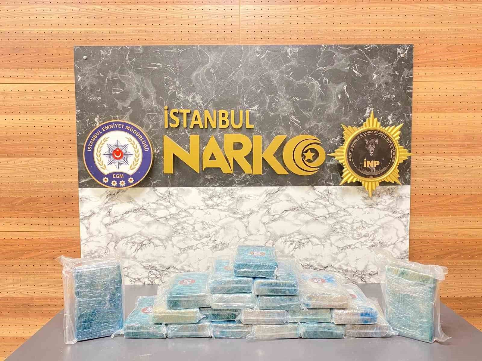Beylikdüzü'nde Takside 23 Kilo Kokain Ele Geçirildi: 4 Gözaltı