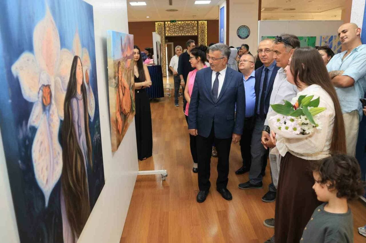 Bursa Uludağ Üniversitesi'nde Genç Sanatçılar Mezuniyet Sergisi Açıldı