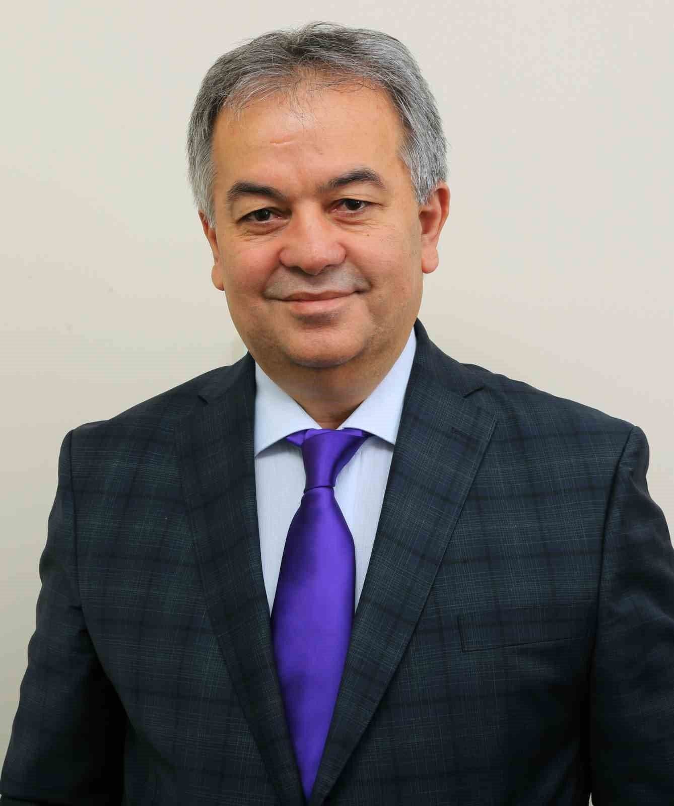 Uğur Okulları ve Uğur Kurs Genel Müdür Yardımcısı Adil Kurt.