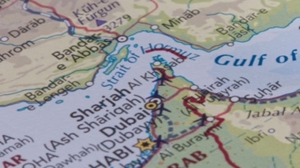 Hürmüz Boğazı'nı ve çevresindeki ülkeleri gösteren harita.