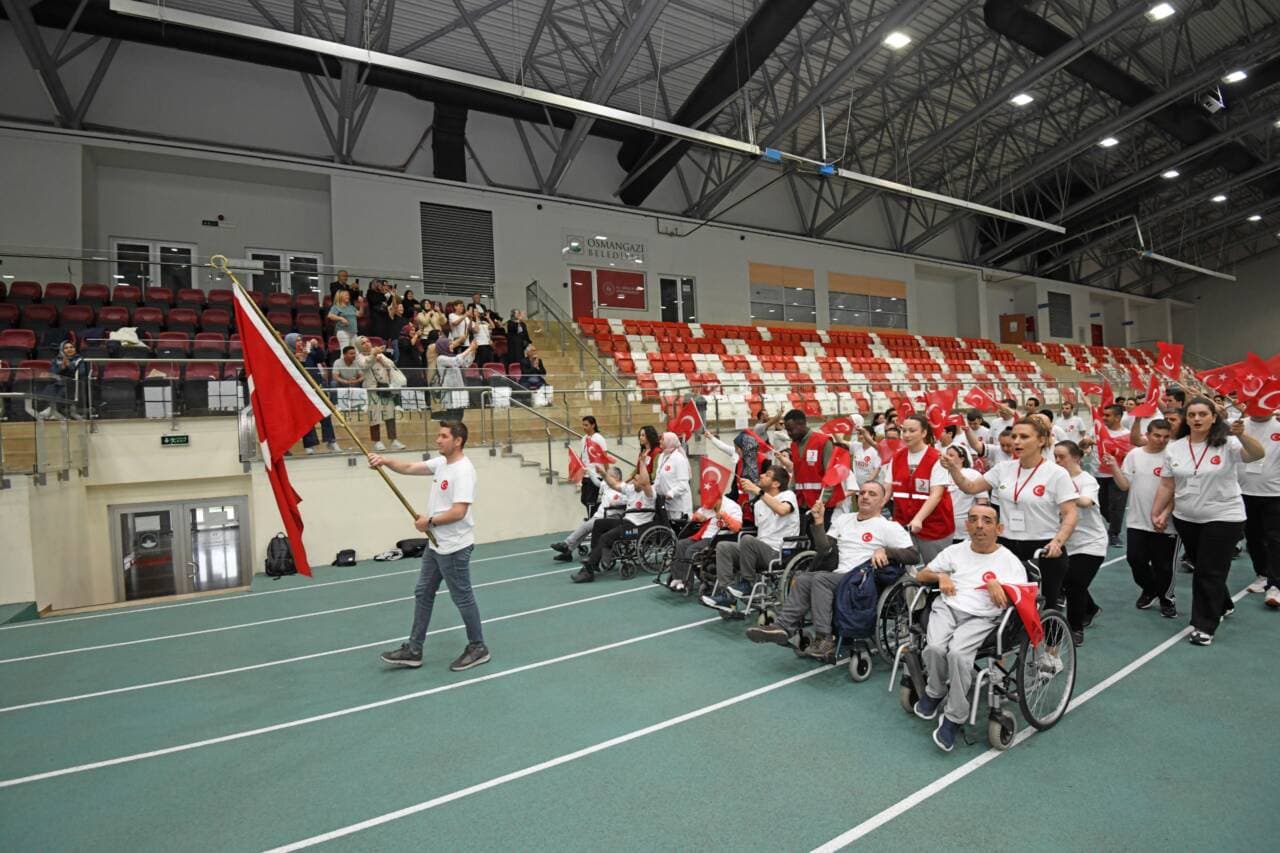 Osmangazi'den Engelsiz Atletizm Şöleni: Özel Bireyler Sporla Buluştu