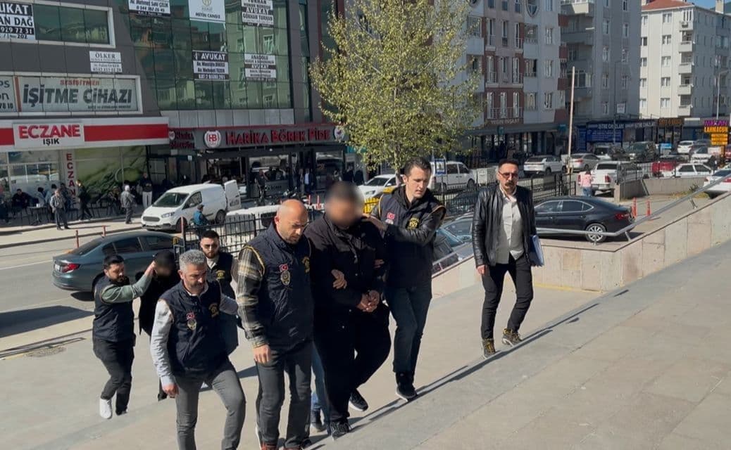 Yaşlı Kadınları Milyonluk Vurgunla Dolandıran Şebeke Çökertildi: Bursa Bağlantısı Ortaya Çıktı