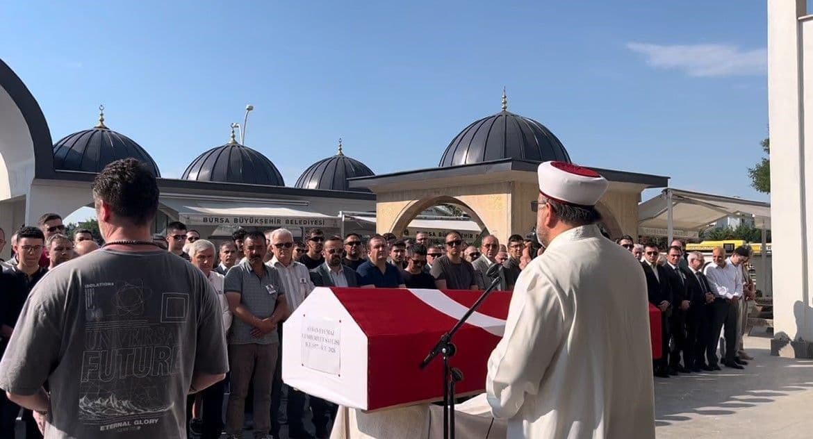 Gebze'de vefat eden Cumhuriyet Savcısı Ayhan Uyumaz Bursa'da defnedildi