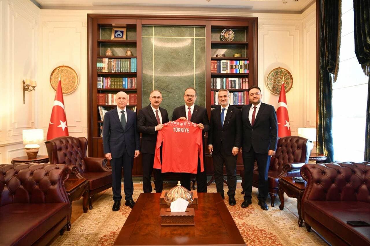 Eski Bursa Valisi Canbolat ve Kayak Federasyonu Başkanı Şahin'den Kayak Sporu İçin Önemli Görüşme