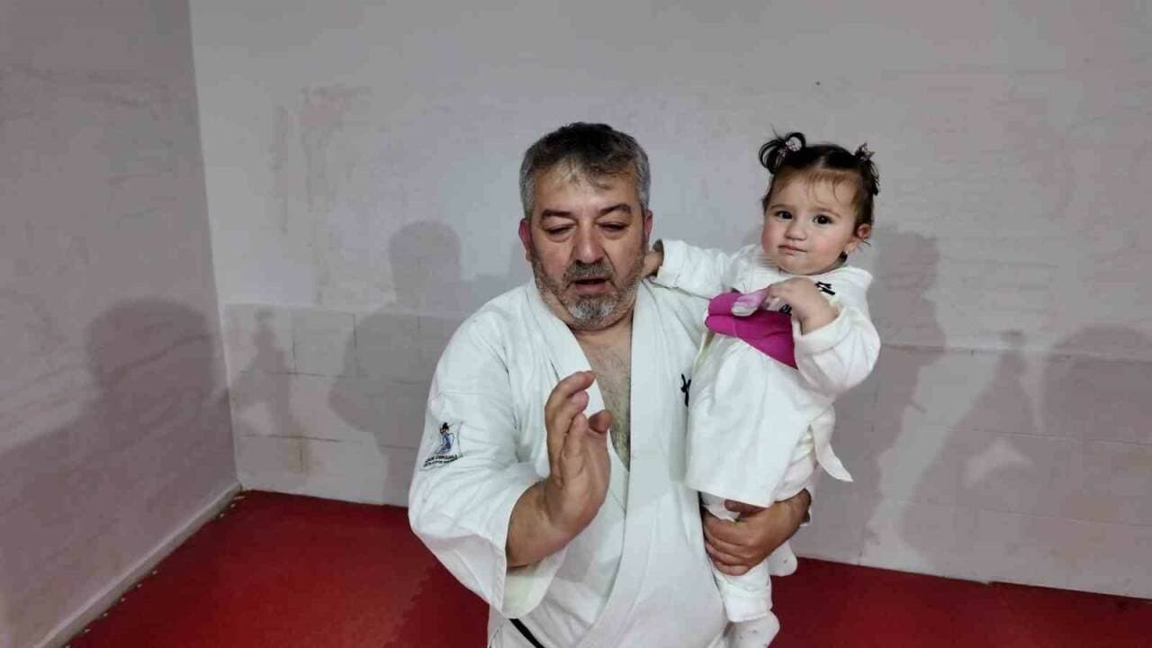 İnegöl'ün Karateci Ailesi Kocal'lar: Kemer Kuşaktan Kuşağa Geçiyor