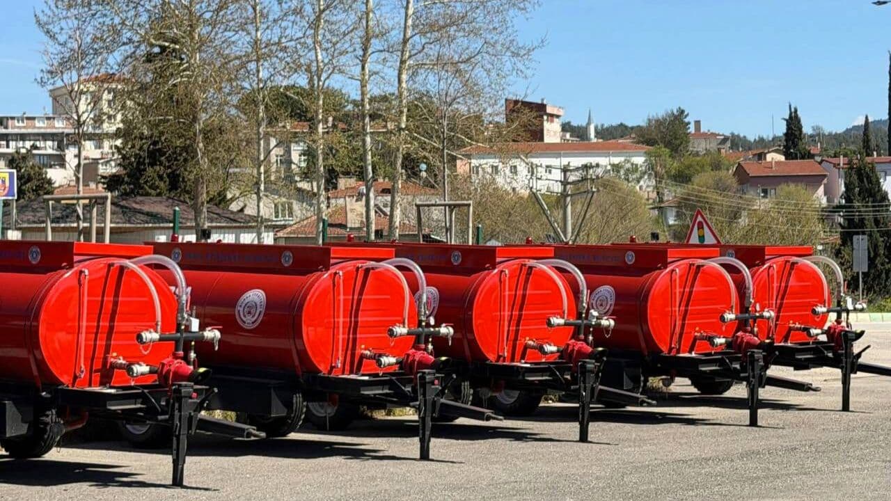 Orhaneli'de Yangınlara Karşı Yeni Önlem: Mahallelere Su Tankerleri Dağıtıldı