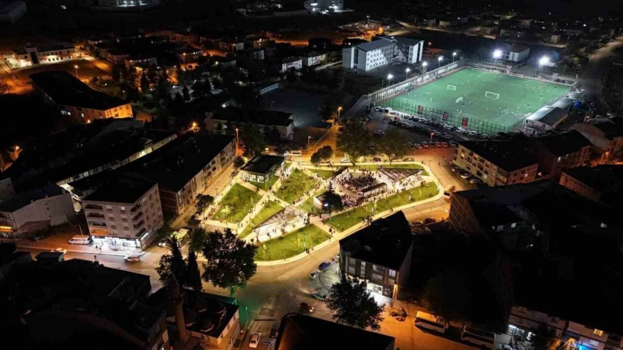 İnegöl'ün Alanyurt Mahallesi Yeni Meydanına Kavuştu