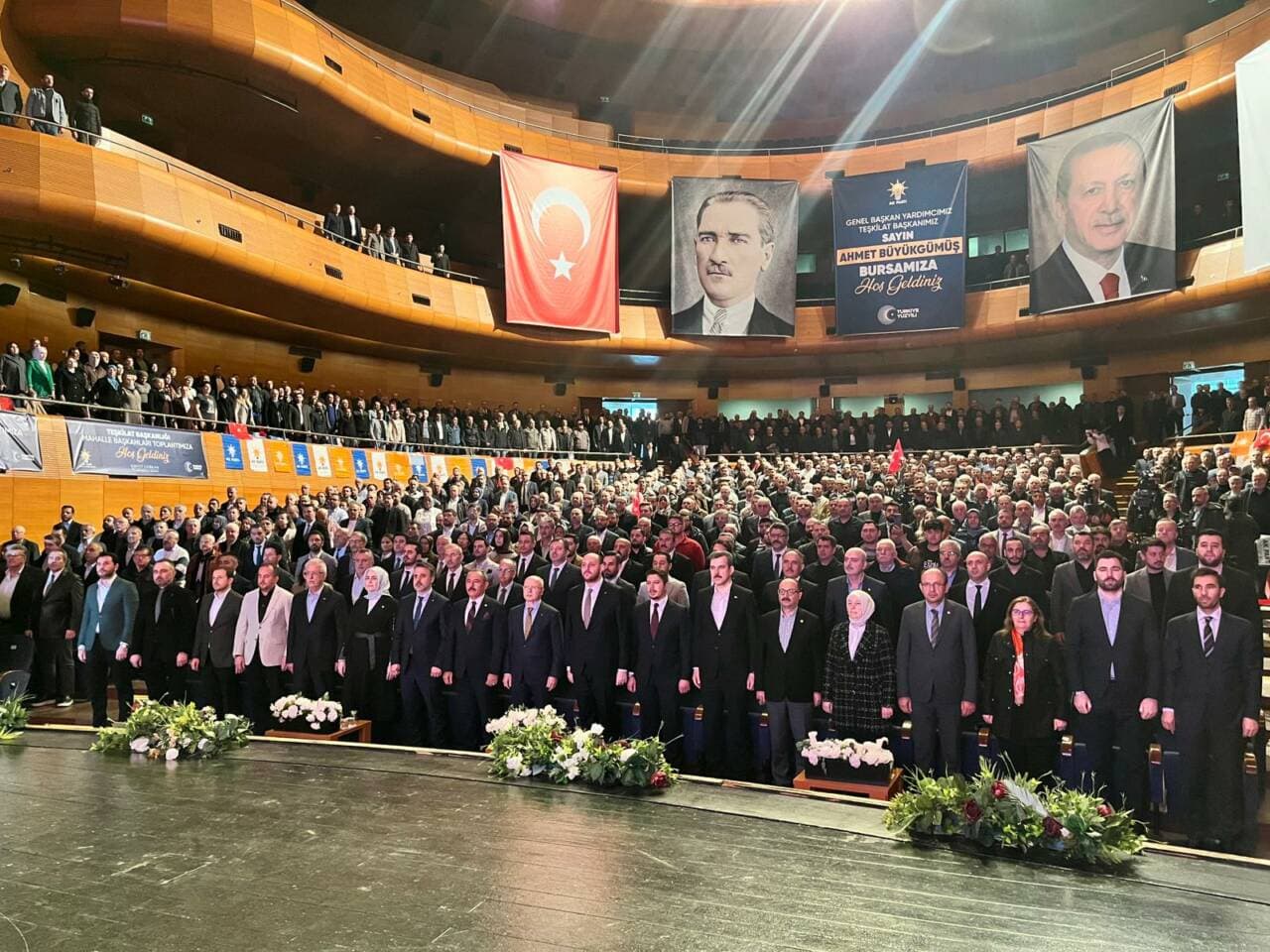 AK Parti Bursa'da Mahalle Başkanları Toplantısı: Yerel Gündem ve Projeler Ele Alındı