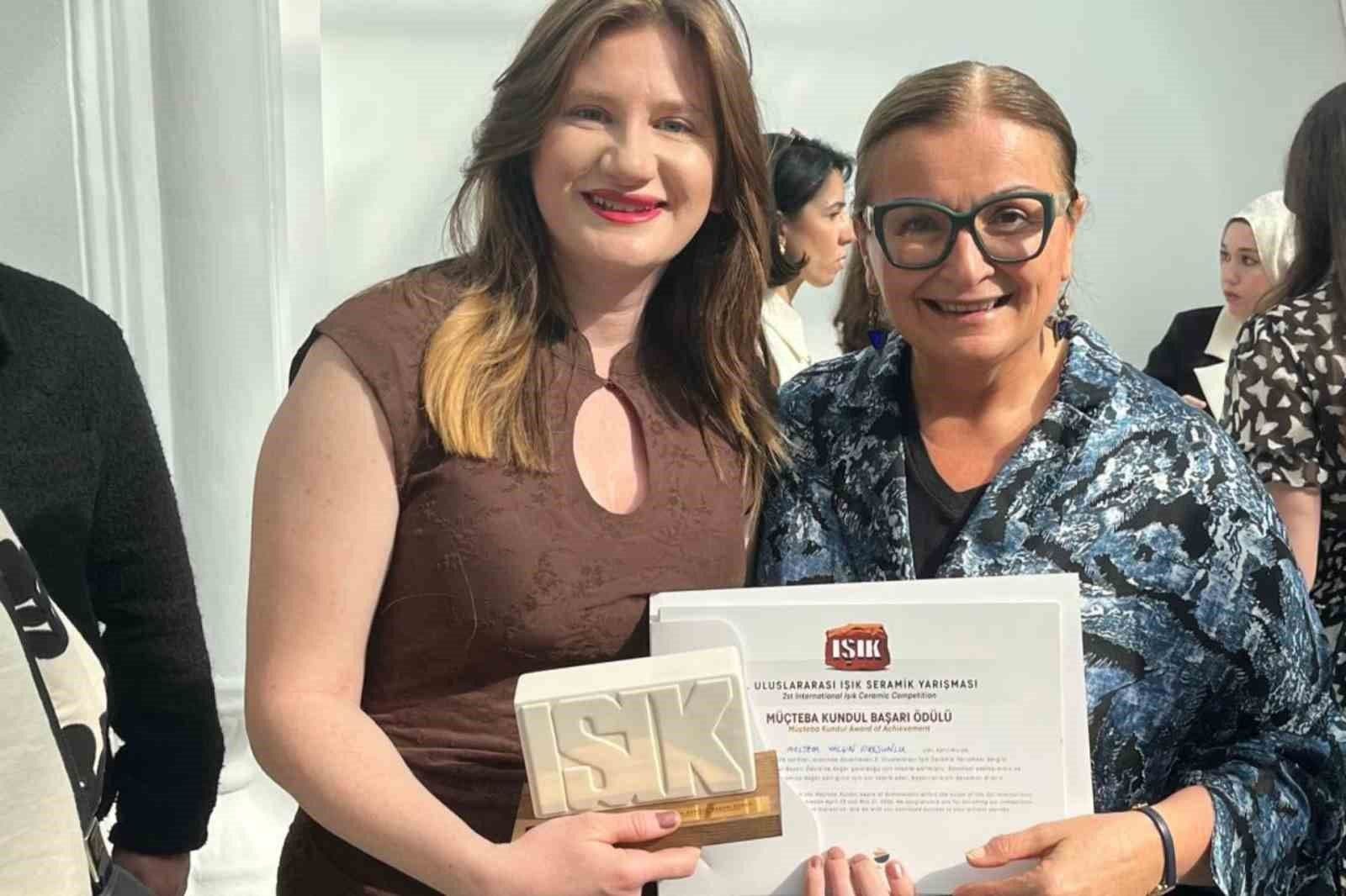 BŞEÜ Öğrencisi Meltem Yalçın Giresunlu'ya Uluslararası Seramik Ödülü