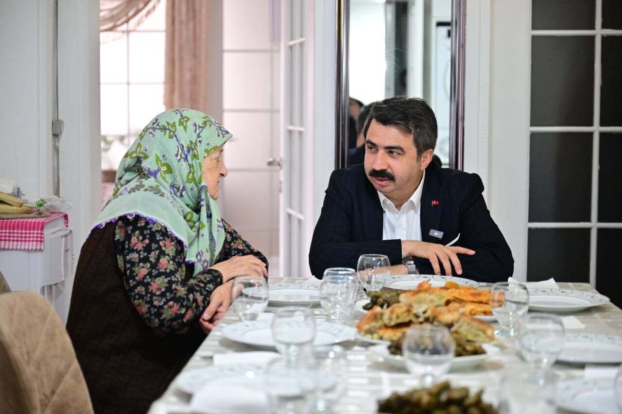 Yıldırım Belediye Başkanı Yılmaz, Vatandaşların Taleplerini Dinledi