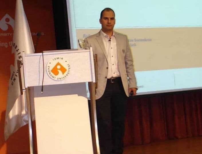 Bursalı Avukat Aykut Yavuz'dan Anlamlı Proje: Kaybettiği Öğrencisinin Anısına Ücretsiz Fransızca Eğitimi