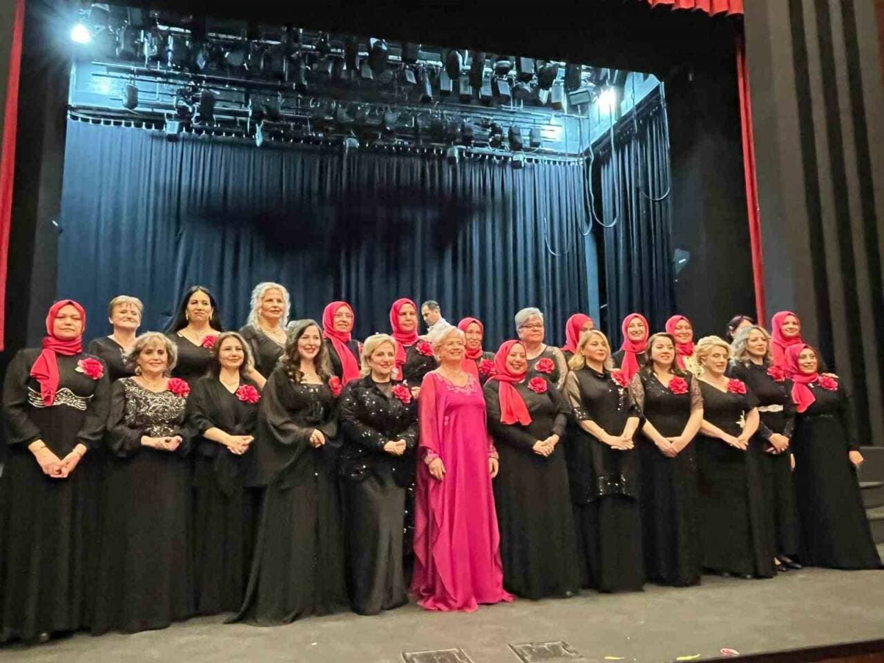Bursa'da Otizmli Çocuk Anneleri Korosundan Duygusal Konser