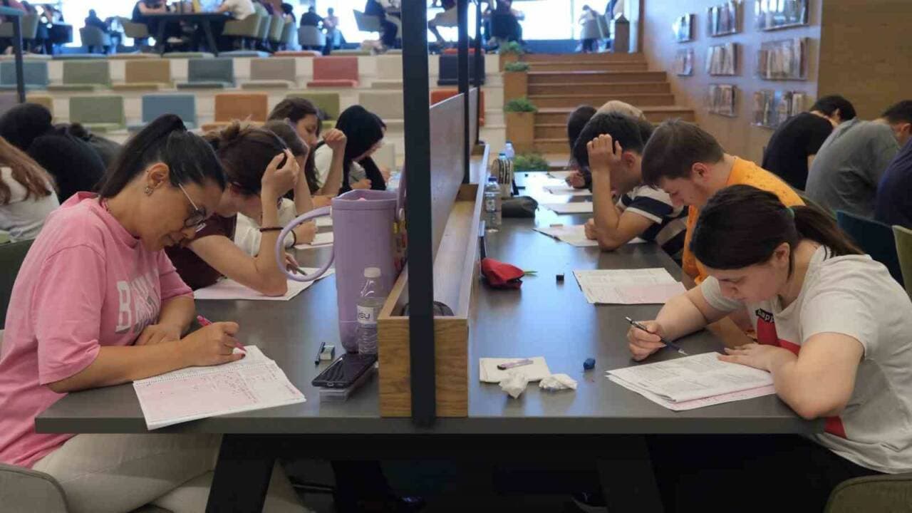 Yıldırım Belediyesi'nden YKS Adaylarına Ücretsiz Son Prova Deneme Sınavı