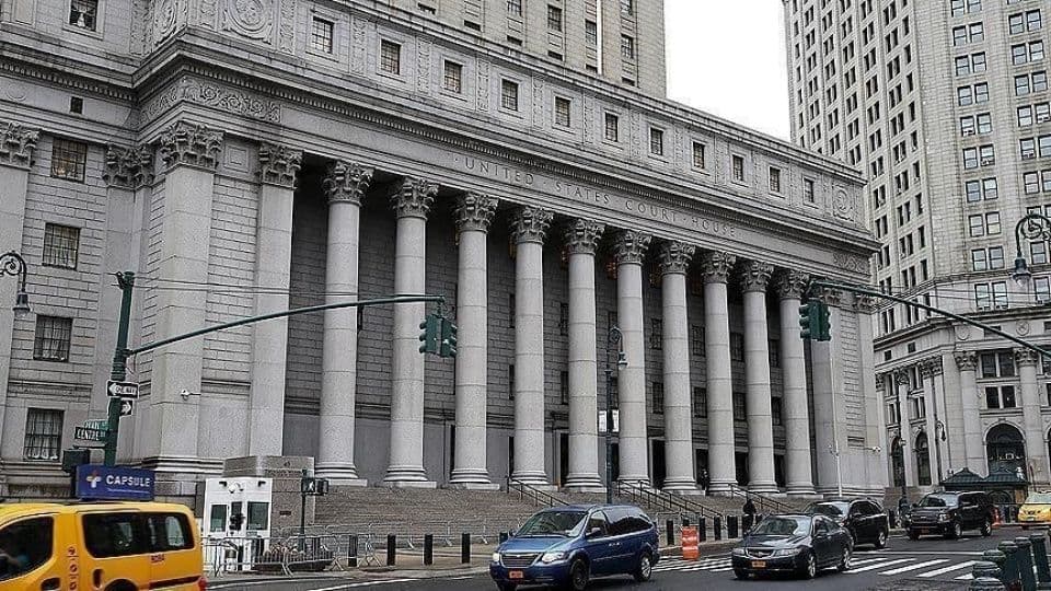 ABD Mahkemesi, Trump'ın Tartışmalı Fonunu Geçici Olarak Durdurdu
