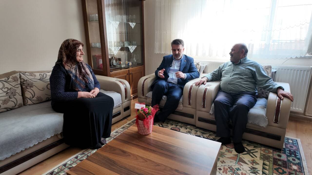Bursa Büyükşehir'den Anneler Günü'nde Şehit Annelerine Anlamlı Ziyaret