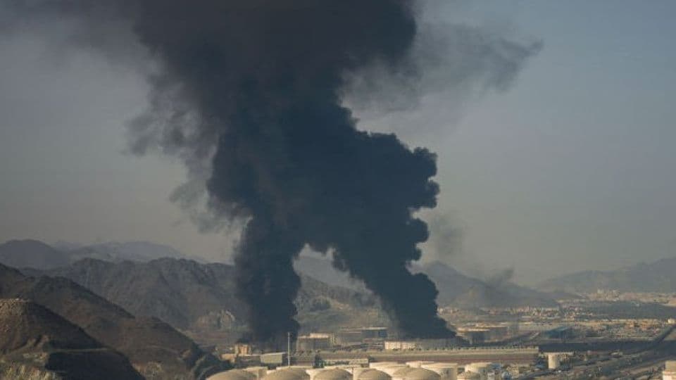 Birleşik Arap Emirlikleri'nde Petrol Bölgesine İran Kaynaklı İHA Saldırısı Düzenlendi