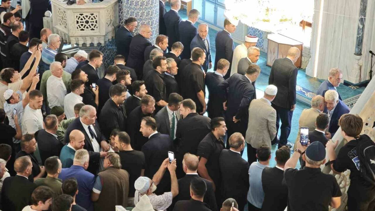 Cumhurbaşkanı Erdoğan Rize'de Cuma Namazı Kıldı, Toplu Açılış Törenine Katılacak