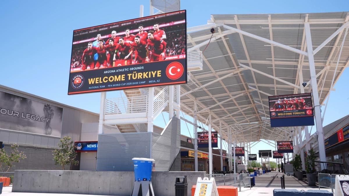 Arizona'daki A Milli Futbol Takımı kamp merkezinde 'Welcome Türkiye' yazılı dev ekran