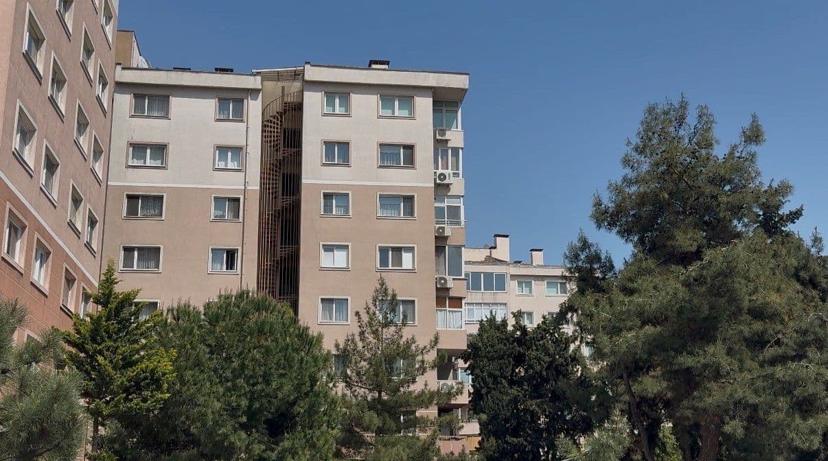 Bahçelievler'de Boşanma Aşamasındaki Eşini Bıçaklayan Adam Teslim Oldu