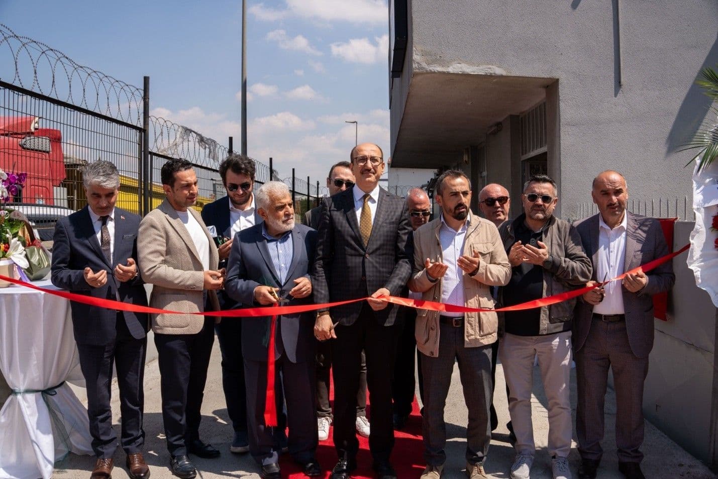Mizanplus'ın Ümraniye'deki yeni tesisinin açılış töreninden bir kare.