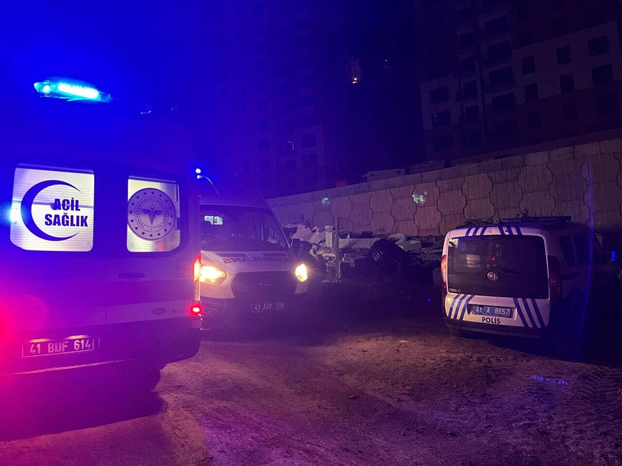 Kocaeli'de Bayram Günü Dehşet: İki Kişiyi Bıçaklayan Hükümlü Yakalandı