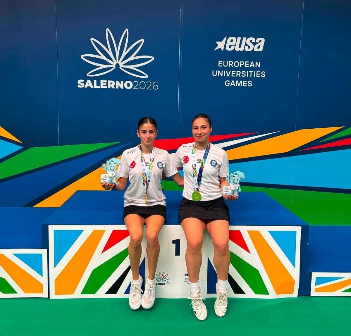 Bursalı Zeynep Berre Ocakoğlu ve Beren Aşkar, Badminton Avrupa Şampiyonu Oldu