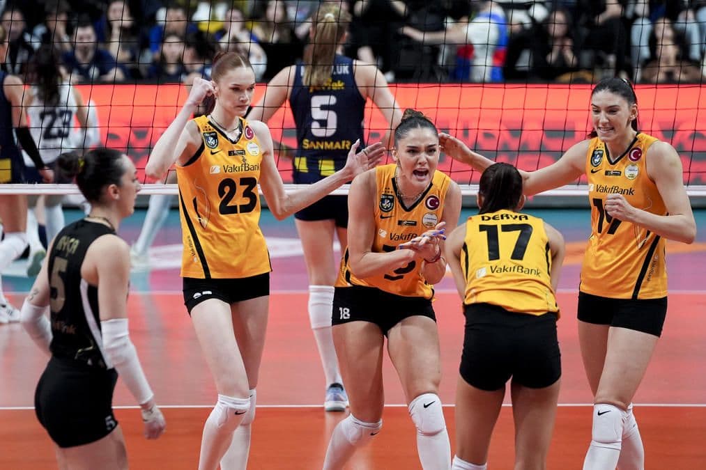 VakıfBank Kadın Voleybol Takımı Sultanlar Ligi Şampiyonu: Boskovic ve Cebecioğlu'ndan Açıklamalar
