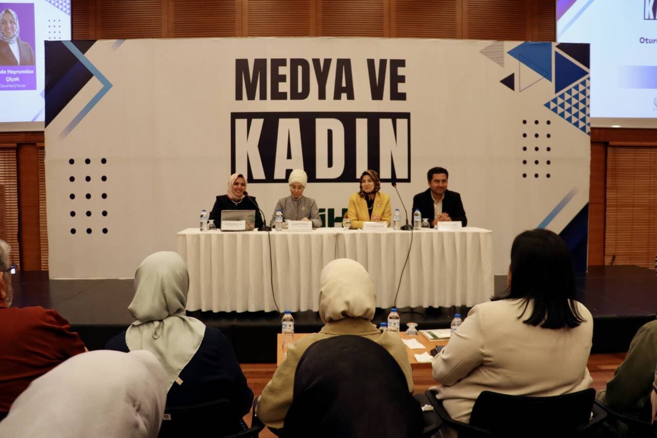 Bursa'da 'Medya ve Kadın' Paneli: Medyanın Toplumsal Algıdaki Rolü Vurgulandı