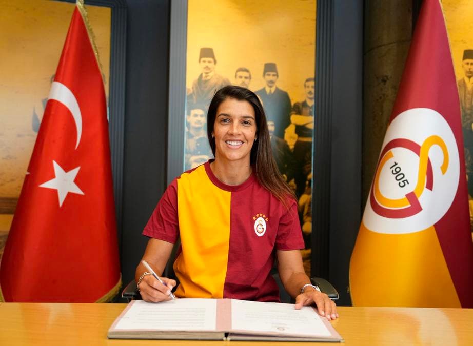 Galatasaray Kadın Futbol Takımı'na Portekizli Stoper Carole Costa Transfer Oldu