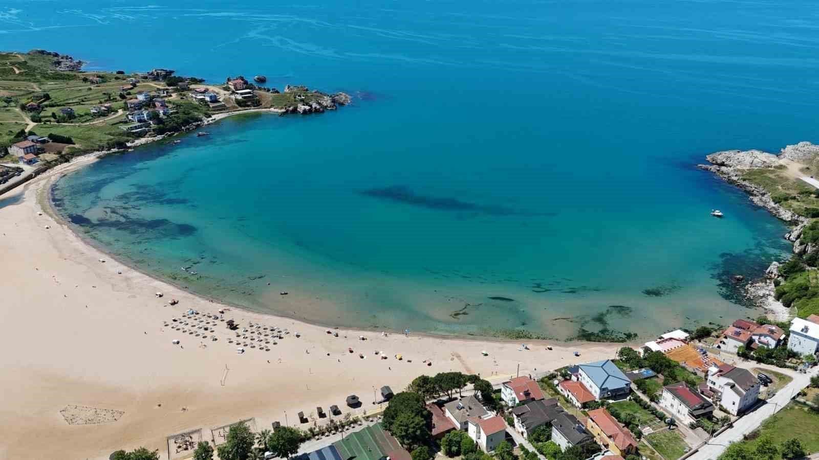 Kandıra'da Tehlikeli Deniz Koşulları: Birçok Plajda Denize Girme Yasaklandı