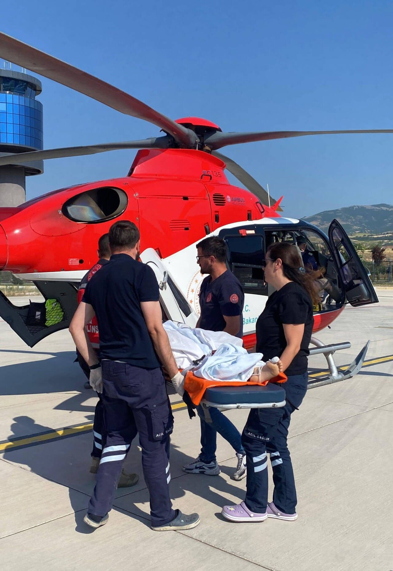 Ambulans Helikopter, Kafa Travması Geçiren 14 Yaşındaki Hastayı Ankara'ya Sevk Etti