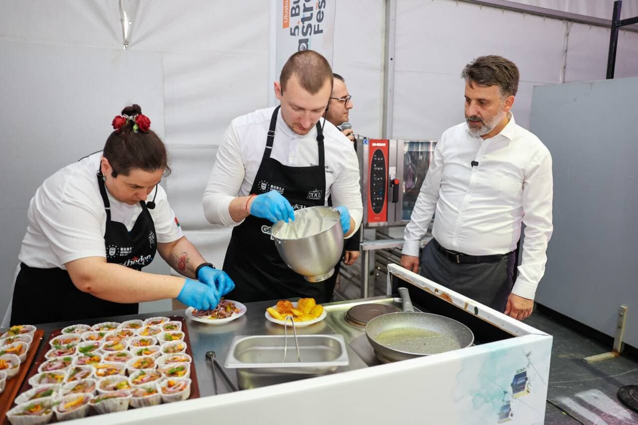 Bursa Gastronomi Festivali'nde Kardeş Şehirler Mutfaklarını Buluşturdu