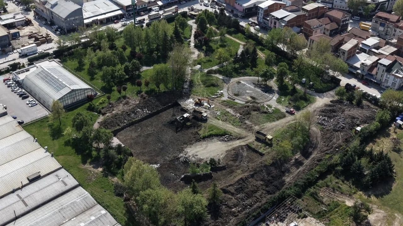 İnegöl Botanik Park'ta Doğa ile İç İçe Yeni Nikah ve Etkinlik Salonları Yükseliyor