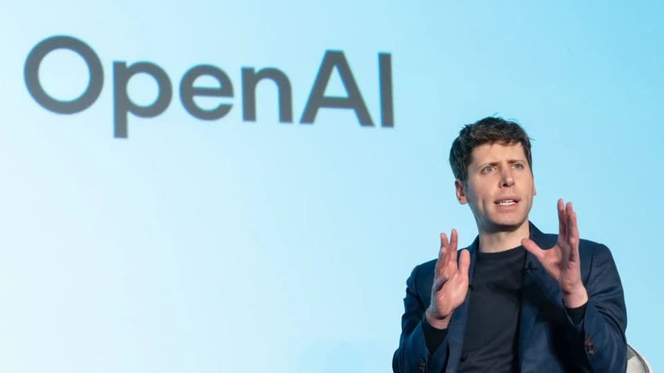OpenAI CEO'su Sam Altman, enerji şebekesi güvenliği toplantısında konuşurken.