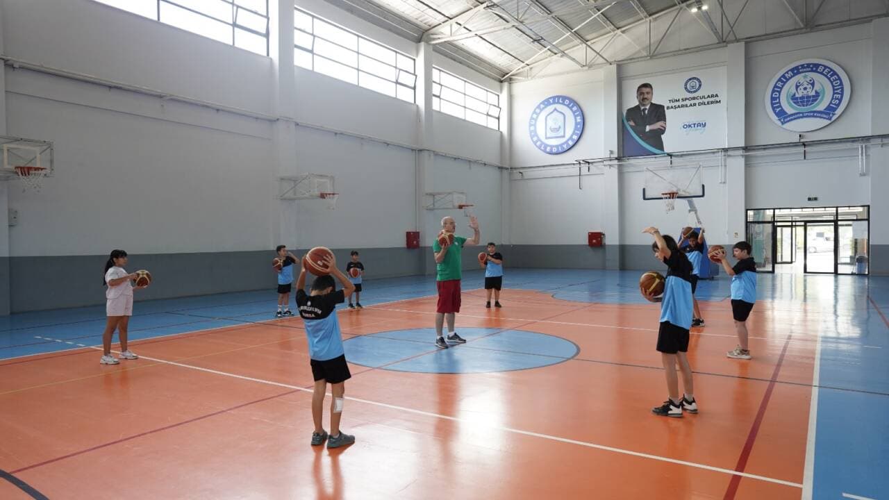 Bursa Yıldırım'da Yaz Spor Okulları Başladı: Çocuklar İçin 16 Branş