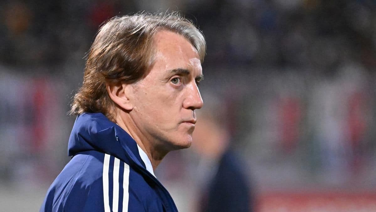 Mancini'den Türkiye Maçı Öncesi Açıklamalar: 10 Oyuncu Kararı ve Övgü