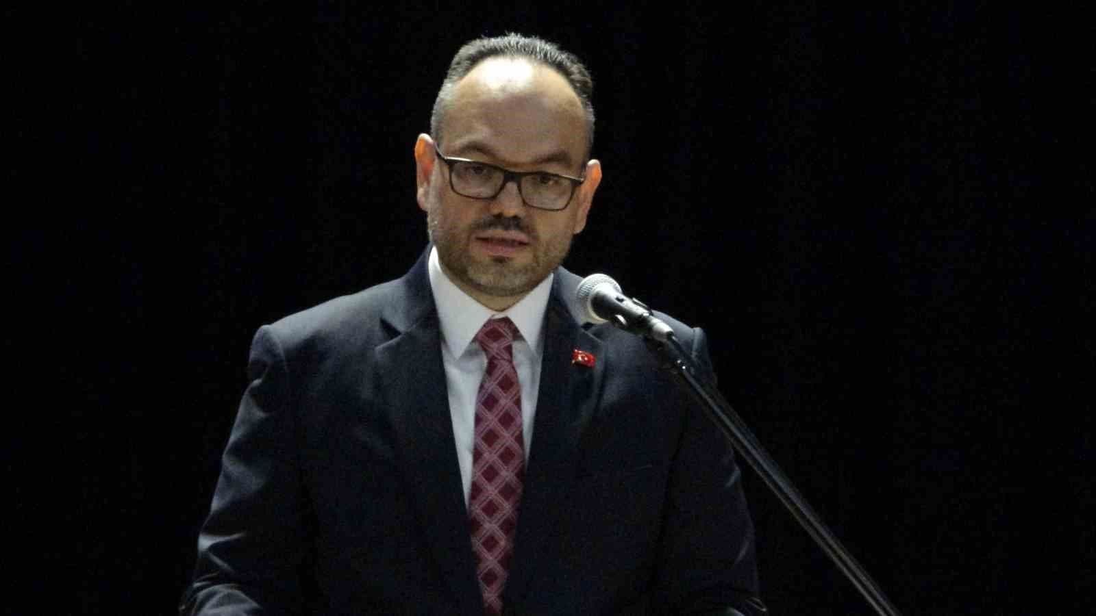 İletişim Başkanlığı'ndan 'Şu Boğaz Harbi' Kitabı: Çanakkale Destanı Belgelerle Anlatıldı