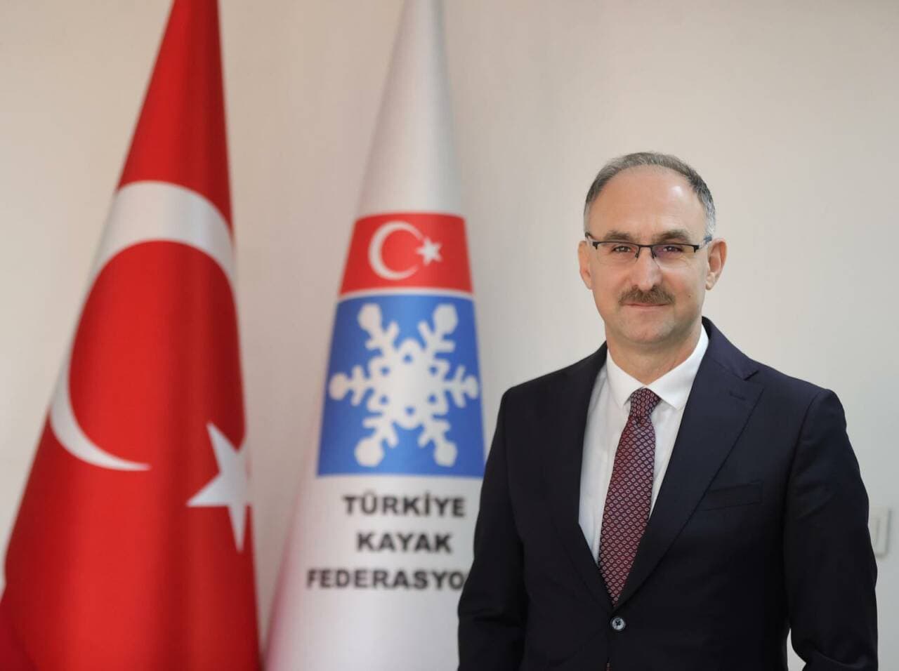 Bursa'nın Tanıdık İsmi Prof. Dr. Süleyman Şahin, Kayak Federasyonu Başkanlığına Aday Oldu
