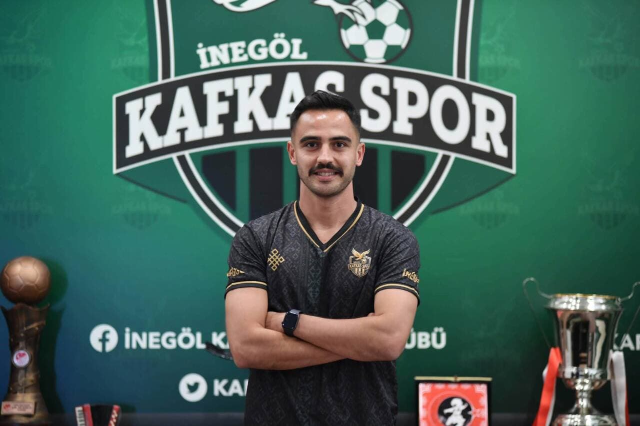 İnegöl Kafkasspor'un yeni transferi kaleci Mustafa Güngör.