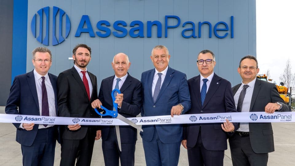 Kibar Holding'e Bağlı Assan Panel, Birleşik Krallık'ta Yeni Fabrikasını Açtı