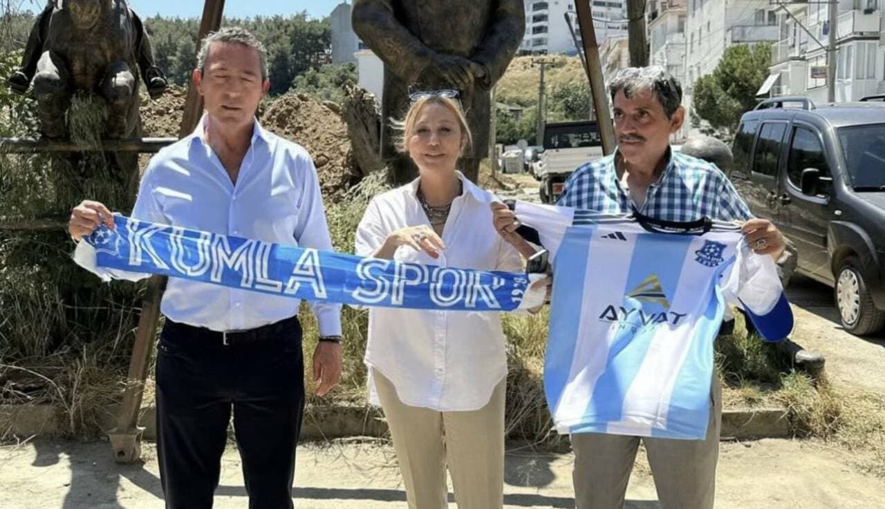 Ali Koç'tan Bursa Küçükkumla'ya Ziyaret: Kumlaspor'a Forma Desteği
