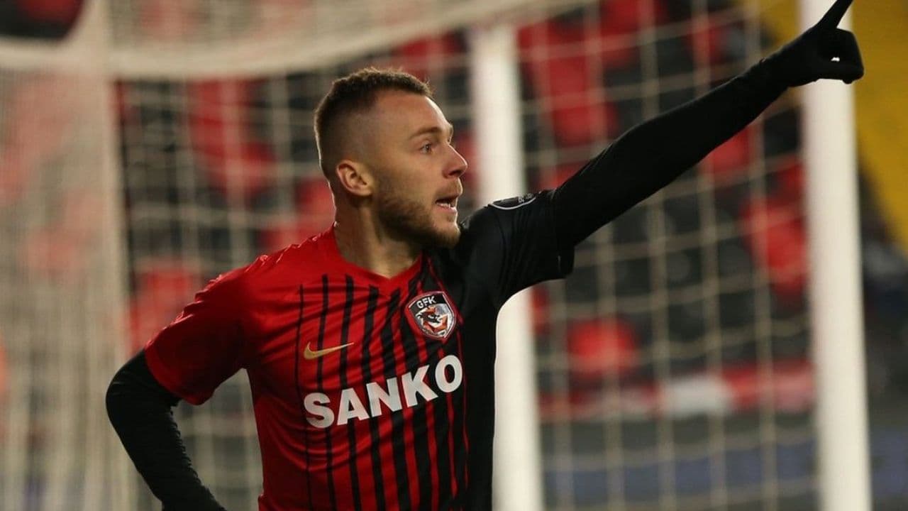 Bursaspor'dan 10 Numara Arayışında Yeni Gelişme: Alexandru Maxim Gündemde