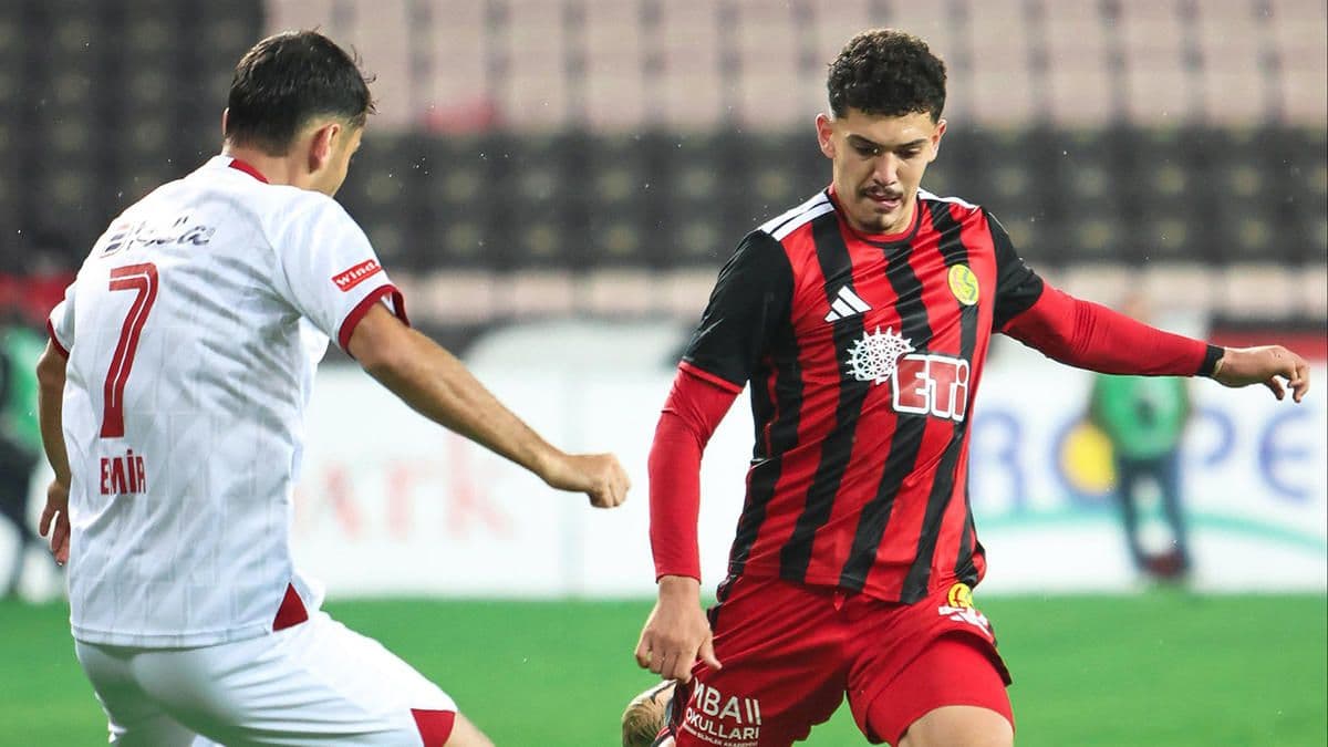 Balıkesirspor'da 7-1'lik Mağlubiyet Sonrası Teknik Direktör Değişikliği: Cem Kavçak Geri Döndü