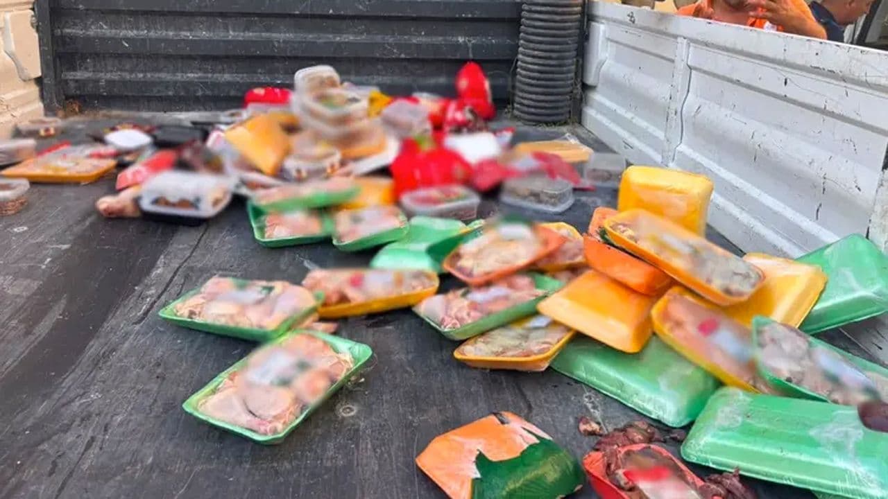 Bursa Gemlik'te Zincir Market Denetiminde 250 Kilo Bozuk Et Ele Geçirildi