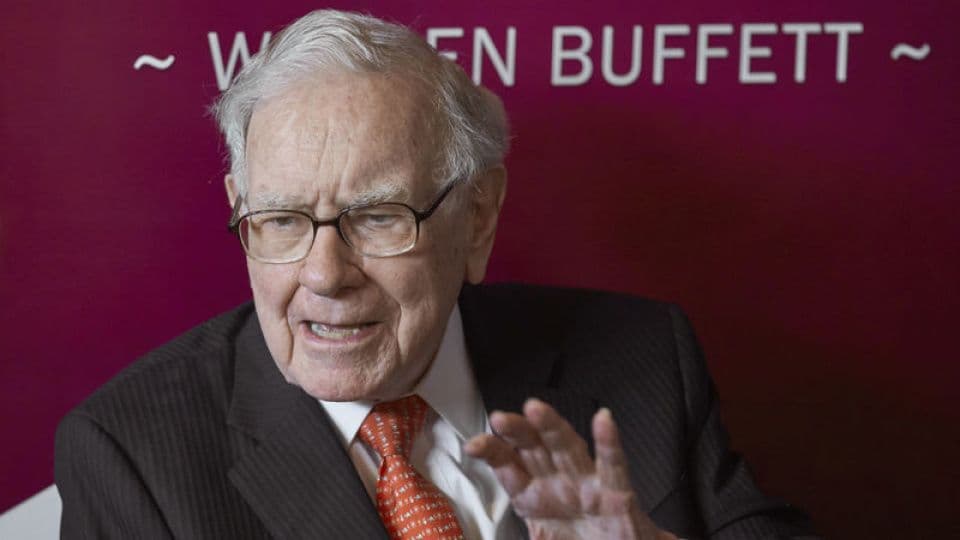 Warren Buffett, Berkshire Hathaway Başkanlığını Bıraktı: Onursal Başkan Oldu