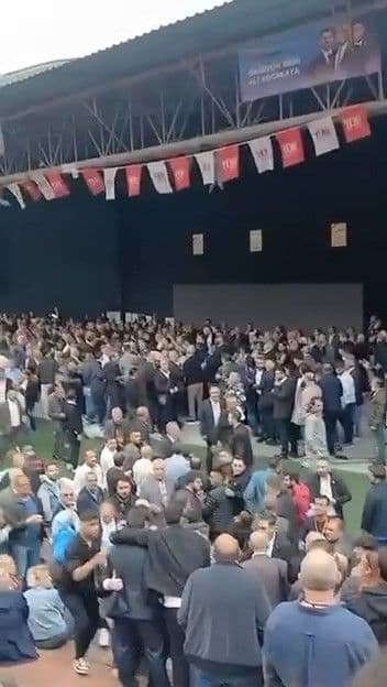 Esenyurt'ta Yeni Parti Kongresinde Gerginlik Çıktı: Seçim İptal Edildi
