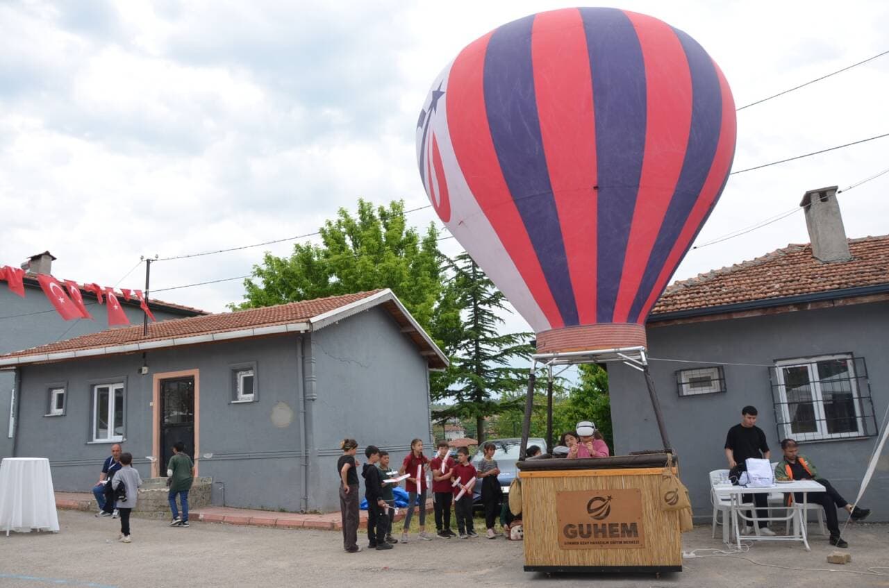 Bursa Keles'teki Köy Okulunda Bilim Coşkusu: 'Bilim Köyümde' Projesi Tamamlandı