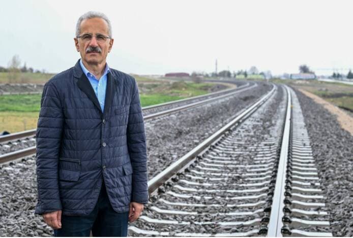 Ulaştırma Bakanı Uraloğlu'ndan Bursa'daki Hızlı Tren ve Metro Projeleri İçin Yıl Sonu Hedefi