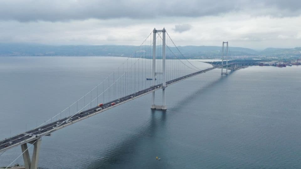 Osmangazi Köprüsü'nden geçen araçlar, otoyol ve köprü geçiş ücretlerine zam