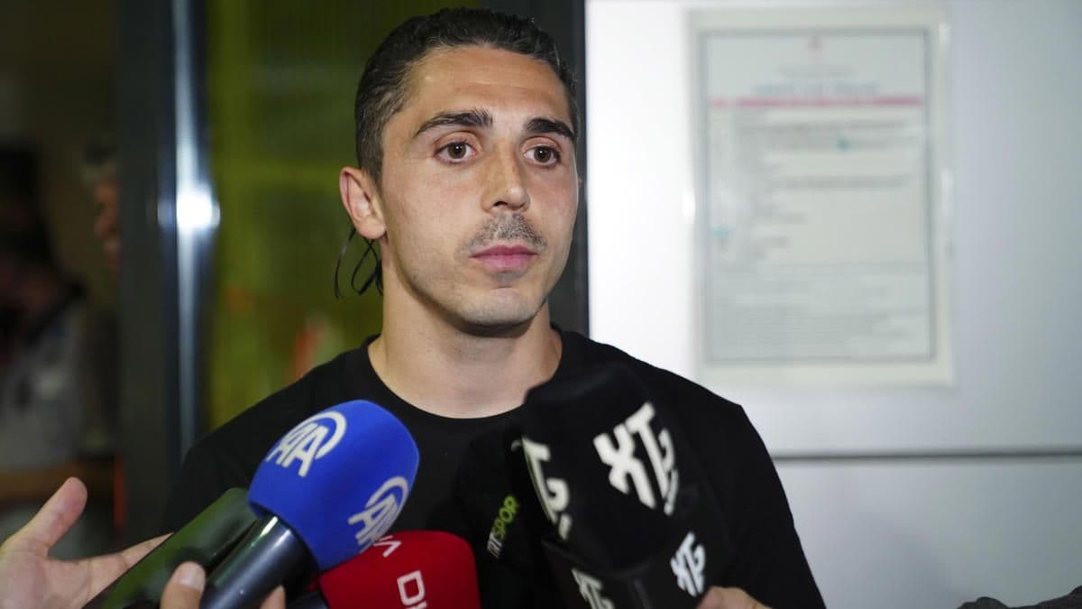 Abdülkadir Ömür'den Premier Lig açıklaması: 'Yıllar önce fırsat gelmişti, şimdi ikinci şansım'